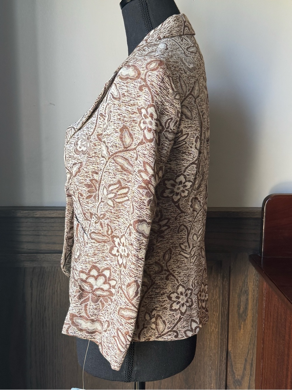 Nine West Women's linen blend Floral Textured Brown & Cream Blazer 4 NWT - Picture 3 of 10